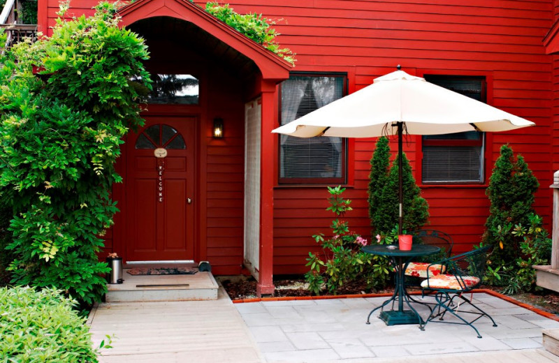 Outdoor dining at Shaker Mill Inn.