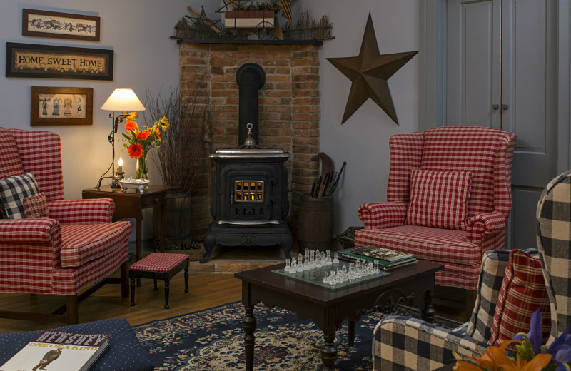 Living room at 1825 Inn Bed & Breakfast