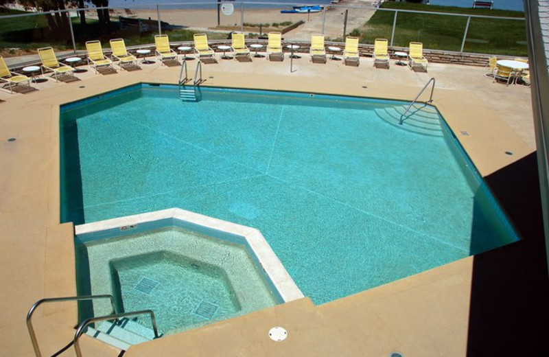 Outdoor Pool at Gordon Lodge
