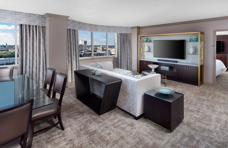Guest room at The Westin Savannah Harbor Golf Resort