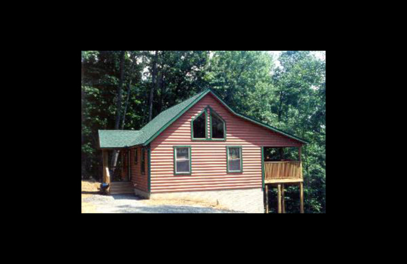 Cabin exterior at Hummingbird Hill Cabin Rentals.