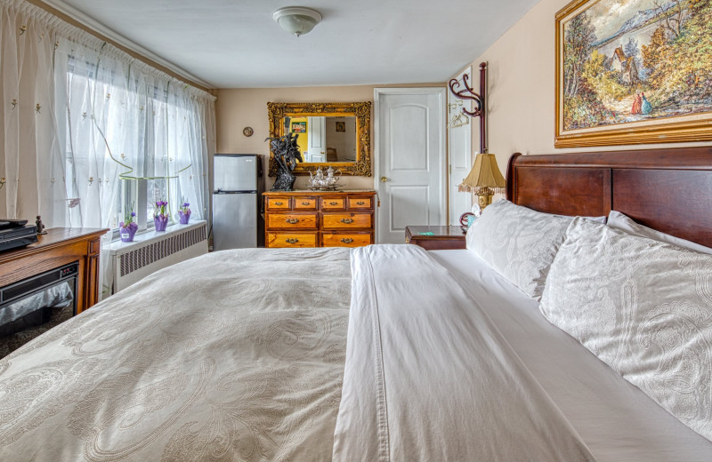 Guest room at Mountain Treasure Bed and Breakfast.