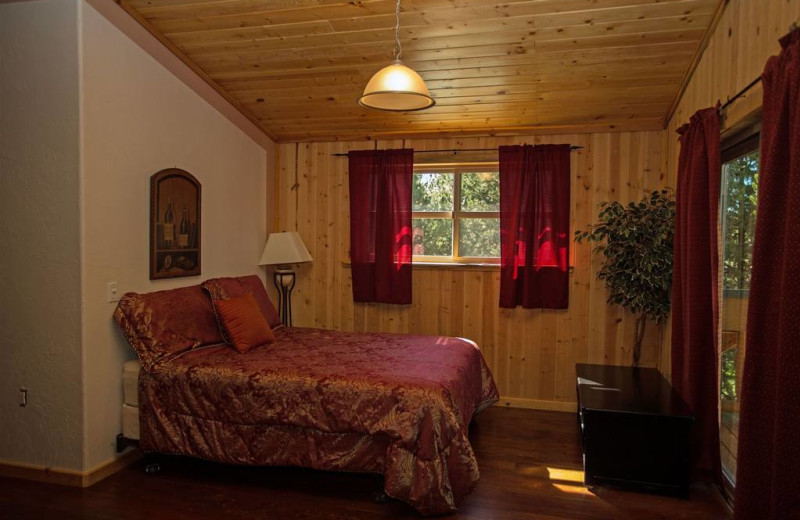 Guest bedroom at DiamondStone Guest Lodges.