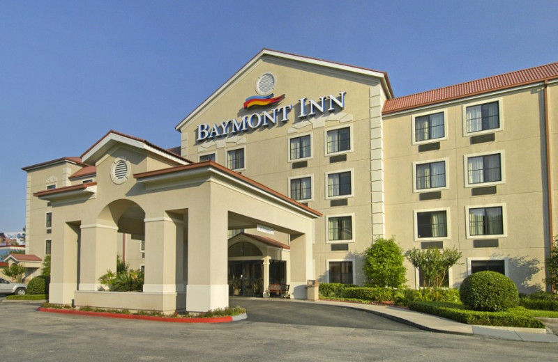 Exterior view of Baymont Inn & Suites Conroe.