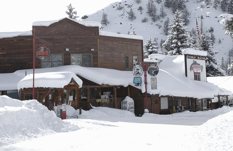 Exterior view of Three Rivers Resort.