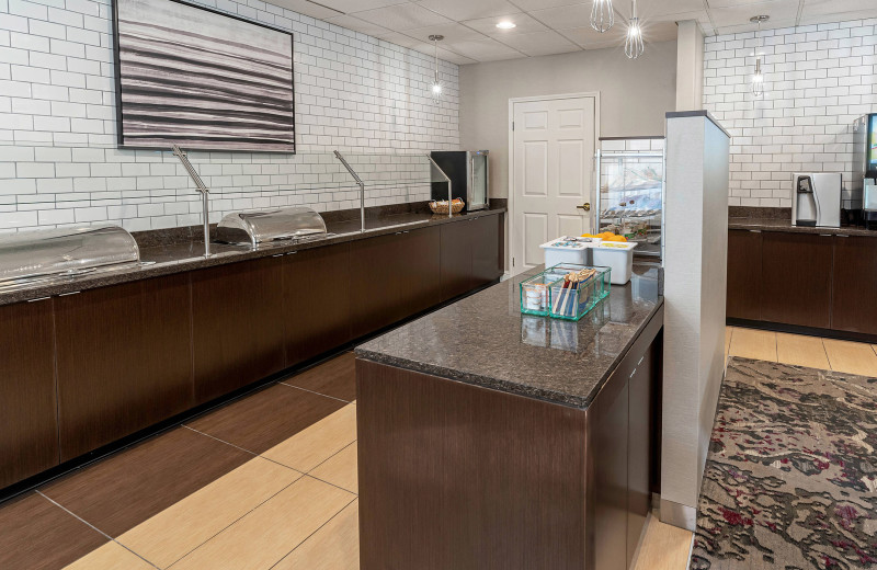 Dining at Residence Inn Sacramento Rancho Cordova.