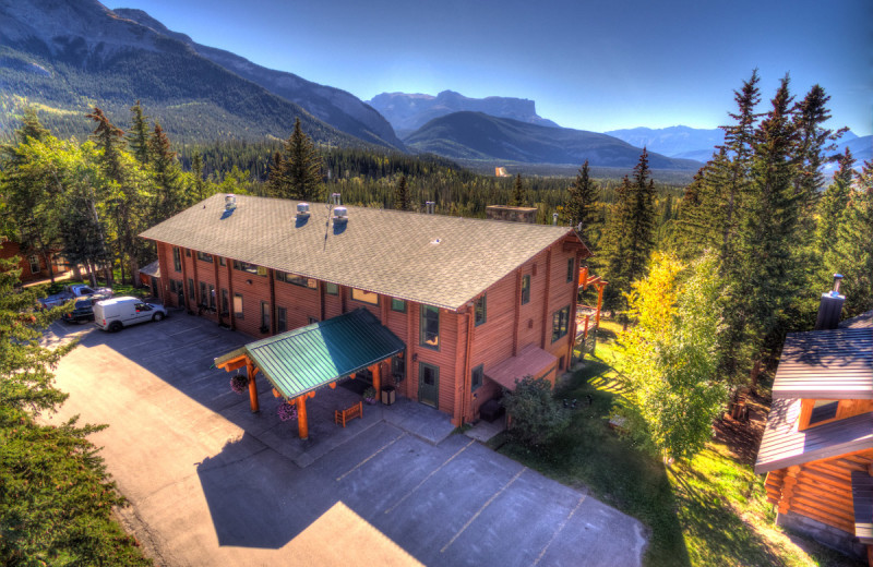 Exterior view of Overlander Mountain Lodge.