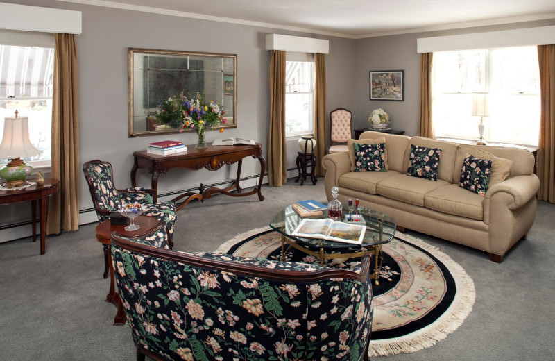 Living room at Journey Inn Bed & Breakfast.