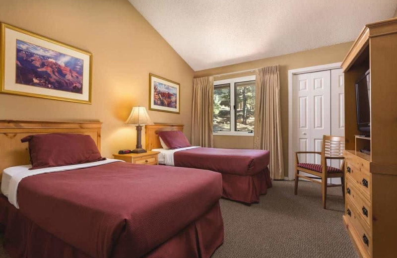 Guest room at Wyndham Flagstaff Resort.