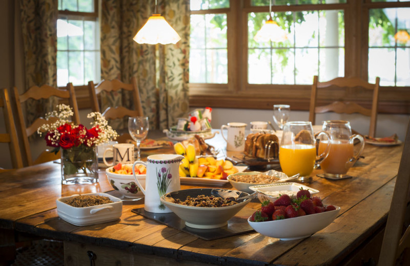 Breakfast at Minette Bay Lodge.