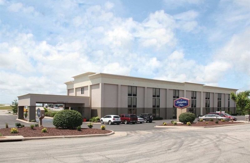 Exterior view of Hampton Inn Lebanon.