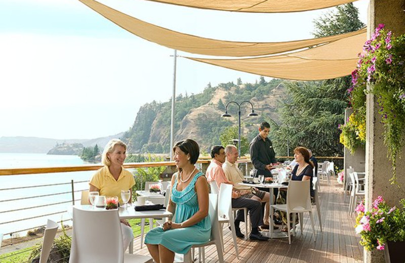 People Dining at  Hood River Inn 