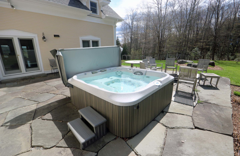 Rental hot tub at Stowe Country Homes.