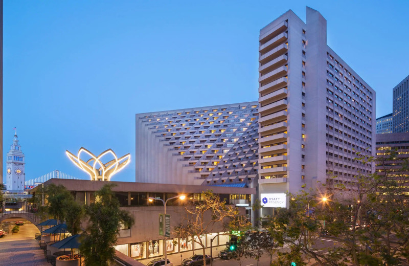 Exterior view of Hyatt Regency San Francisco.