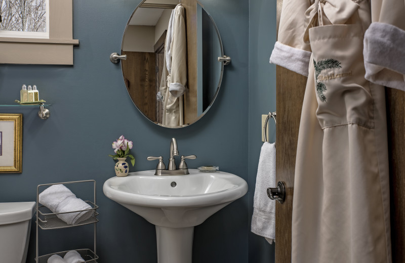 The Mar Room guest bathroom at Glenlaurel, A Scottish Inn & Cottages.