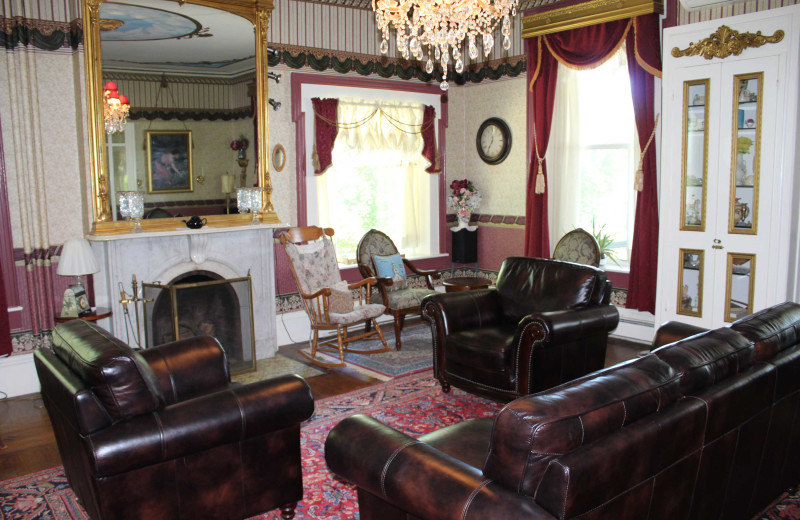 Living room at Gridley Inn.