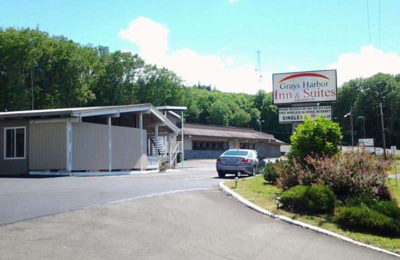 Exterior view of Grays Harbor Inn & Suites.