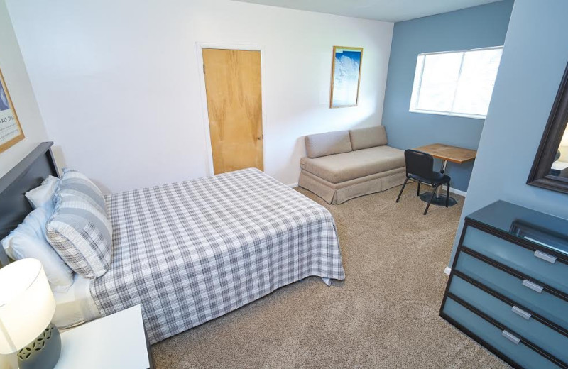 Guest room at Chateau Aprés Lodge.