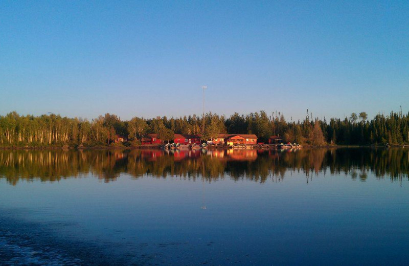 Exterior view of Uchi Lake Lodge.