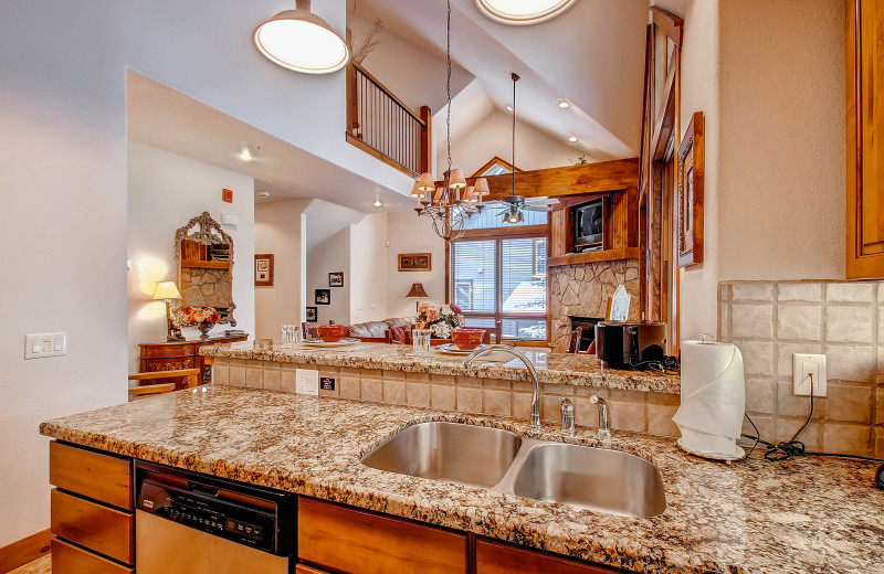 Vacation rental kitchen at Paragon Lodging.