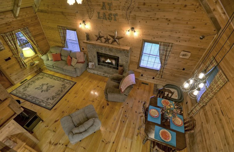 Rental living room at Blue Sky Cabin Rentals.