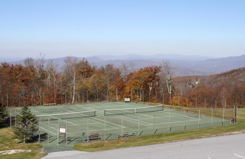 Tennis court at Pinnacle Inn Resort.