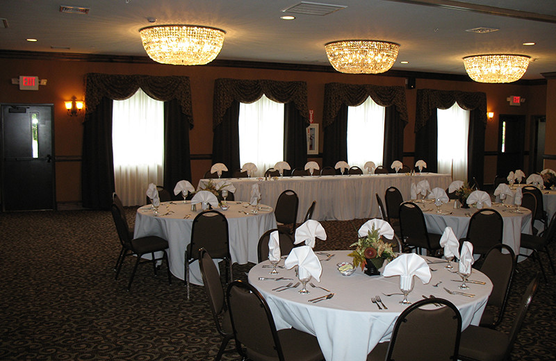 Wedding reception at Mountain Lodge & Conference.