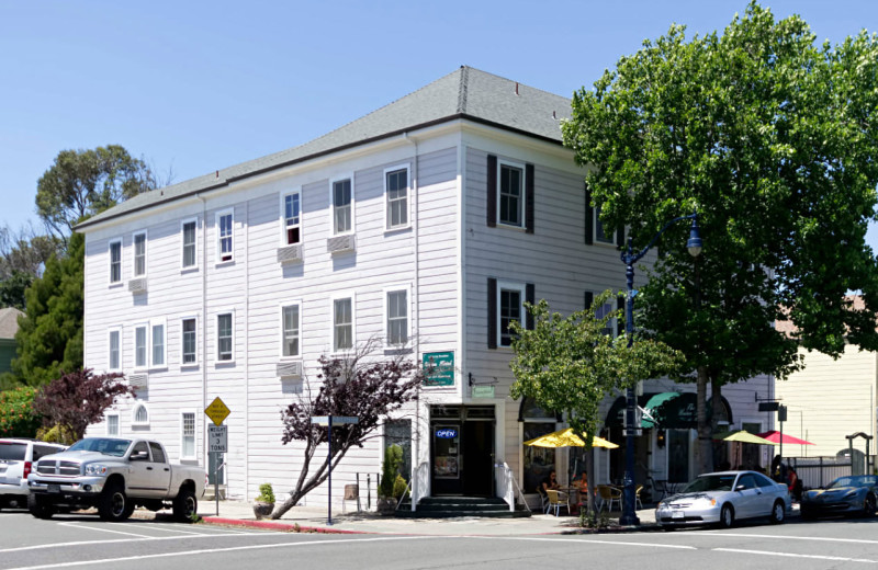 Exterior view of Union Hotel.