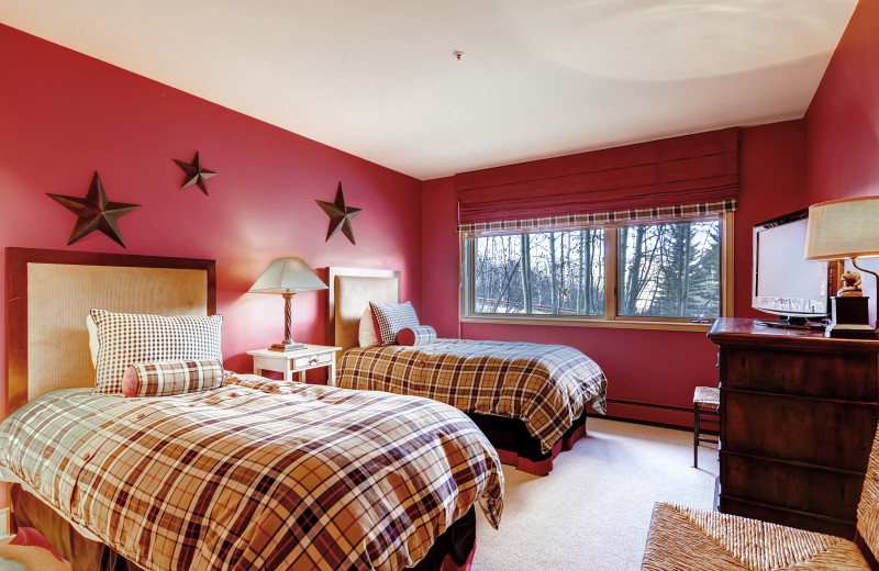 Guest bedroom at The Pines Lodge, A RockResort.