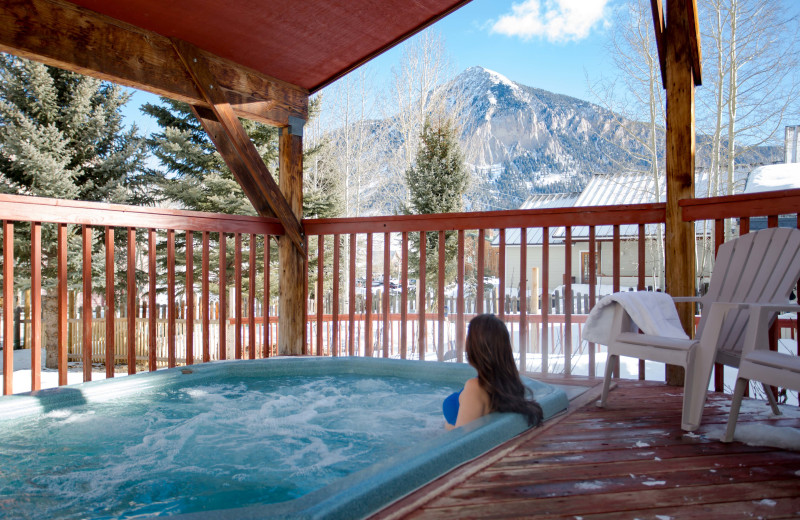 Hot tub at Cristiana Guesthaus.