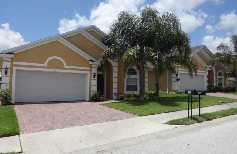 Rental exterior at Orlando Sunshine Villas.