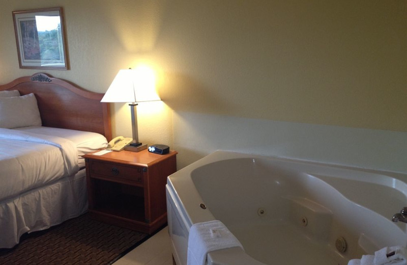 Jr. Suite at Inn at Grand Glaize.