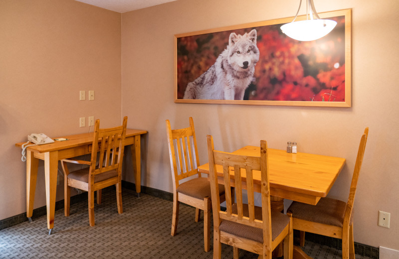 Guest dining area at Banff Rocky Mountain Resort.