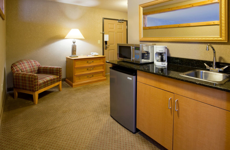 Guest room at Holiday Inn Express Brainerd/Baxter.