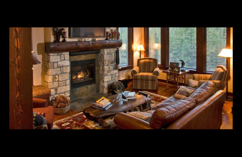 Living room at Mammoth Front Desk.