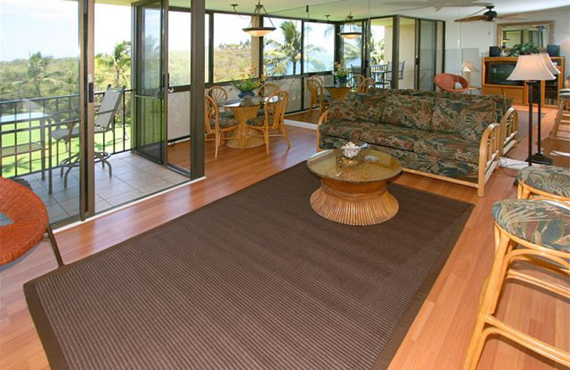 Vacation rental living room at Maui Vacation Rentals.