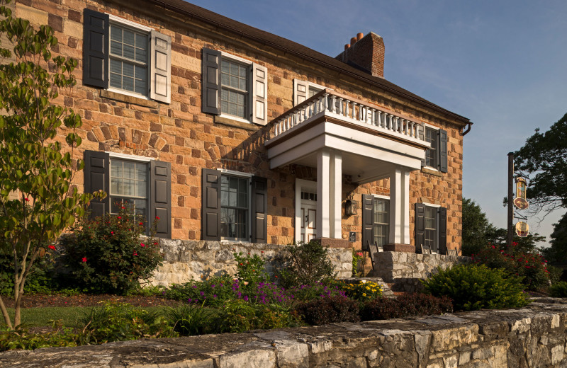 Exterior view of Historic Smithton Inn.