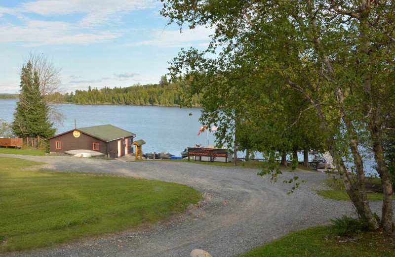 Easy Access to the lake at Manotak Lodge