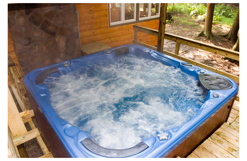 Rental hot tub at Cabins-4-Rent.