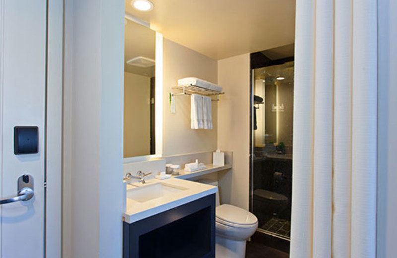 Bathroom at Hotel Keen