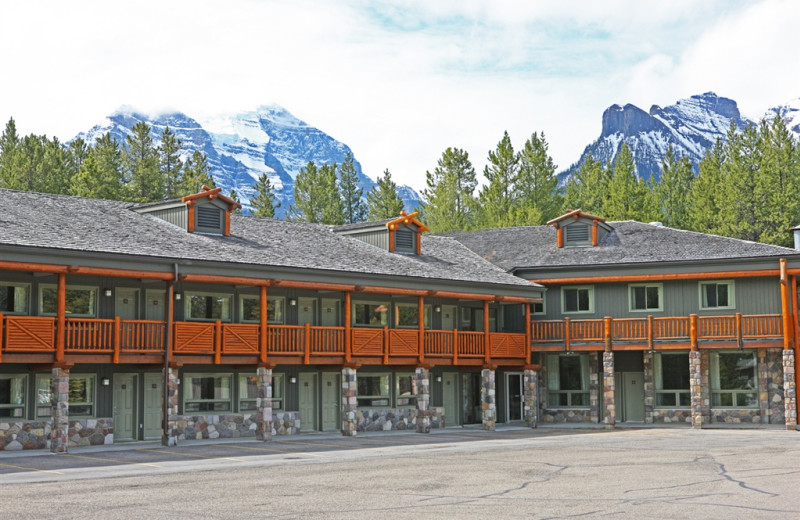Exterior view of Mountaineer Lodge.