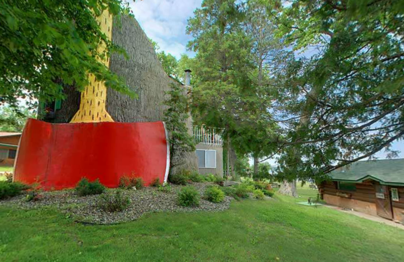 Axe side of Paul Bunyan cabin at  Anderson's Northland Lodge.