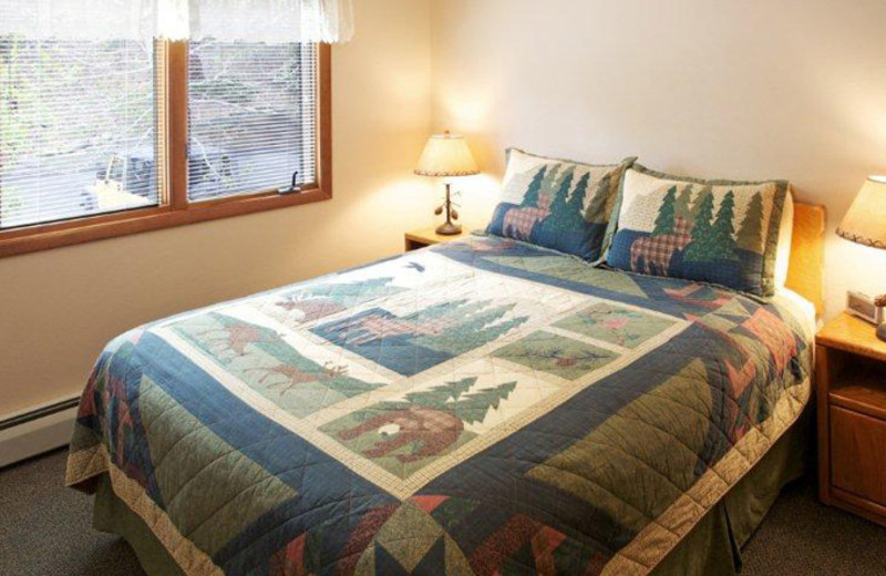 Cabin bedroom at Aspen Winds.