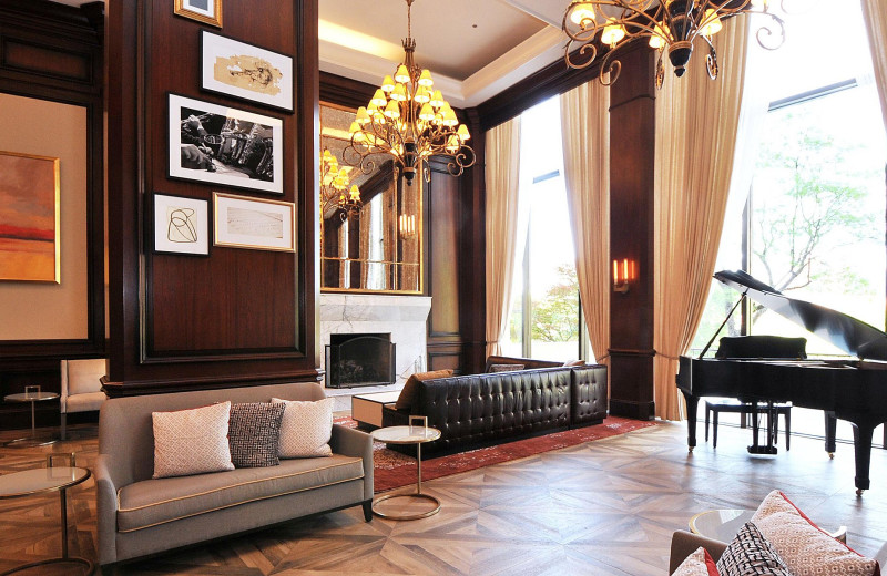 Lobby at InterContinental Kansas City at the Plaza.