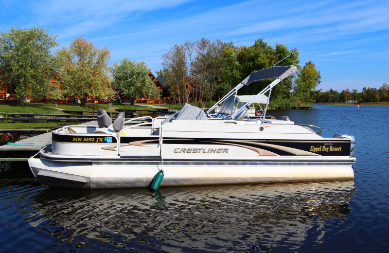 Boating at Zippel Bay Resort.