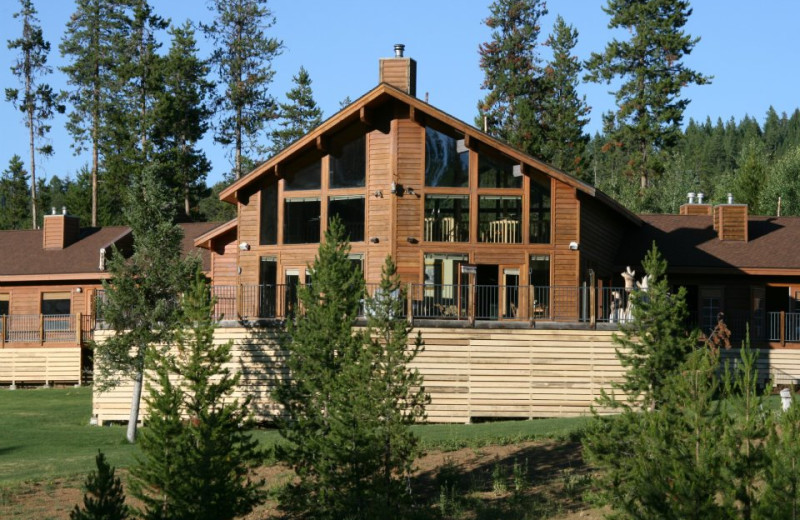Exterior view of Bear Creek Lodge.