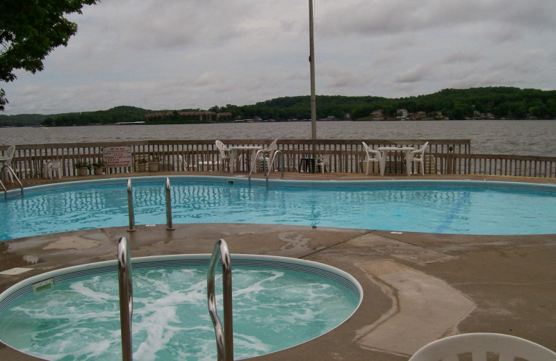 Outdoor pool at Golden Horseshoe Resort.