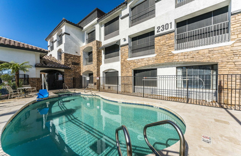 Outdoor pool at Metro Tempe Apartments.