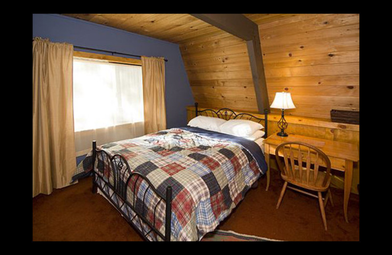 Vacation rental bedroom at JetLiving.