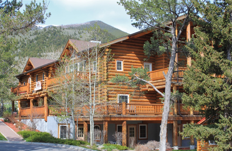 Exterior view of Rock Creek Resort.